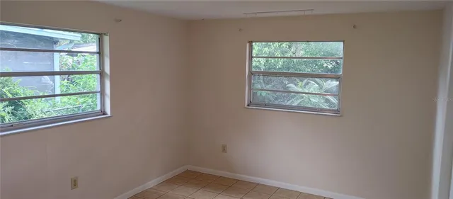 $1,400 | 5632 13th Street, Zephyrhills, FL 33542