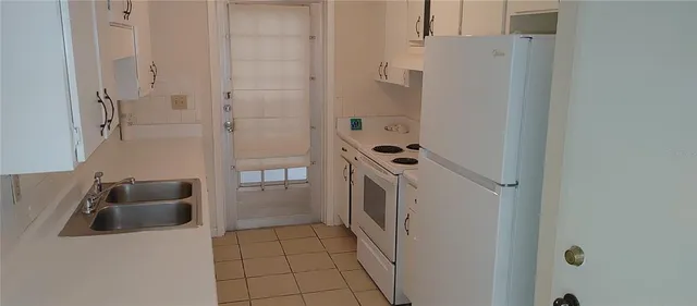 $1,400 | 5632 13th Street, Zephyrhills, FL 33542