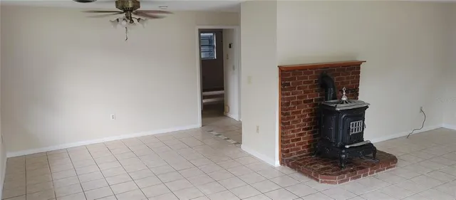 $1,400 | 5632 13th Street, Zephyrhills, FL 33542