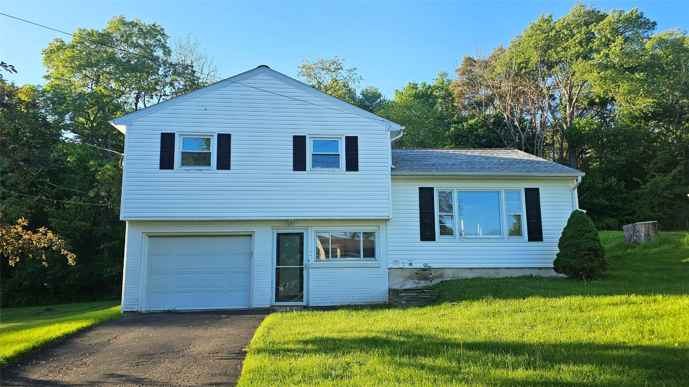 220 Ridgefield Road Endicott, NY 13760 - Photo 1 of 37 Gallery Image 1
