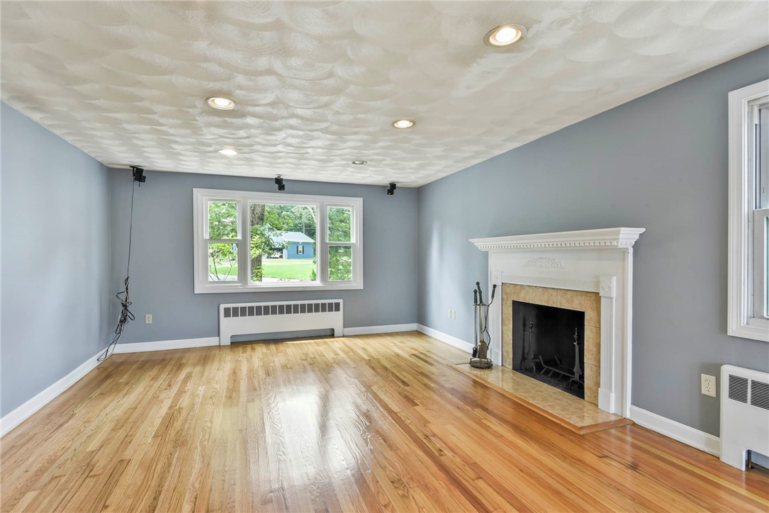 2 Plantation Street Warwick, RI 02886 - Photo 12 of 27