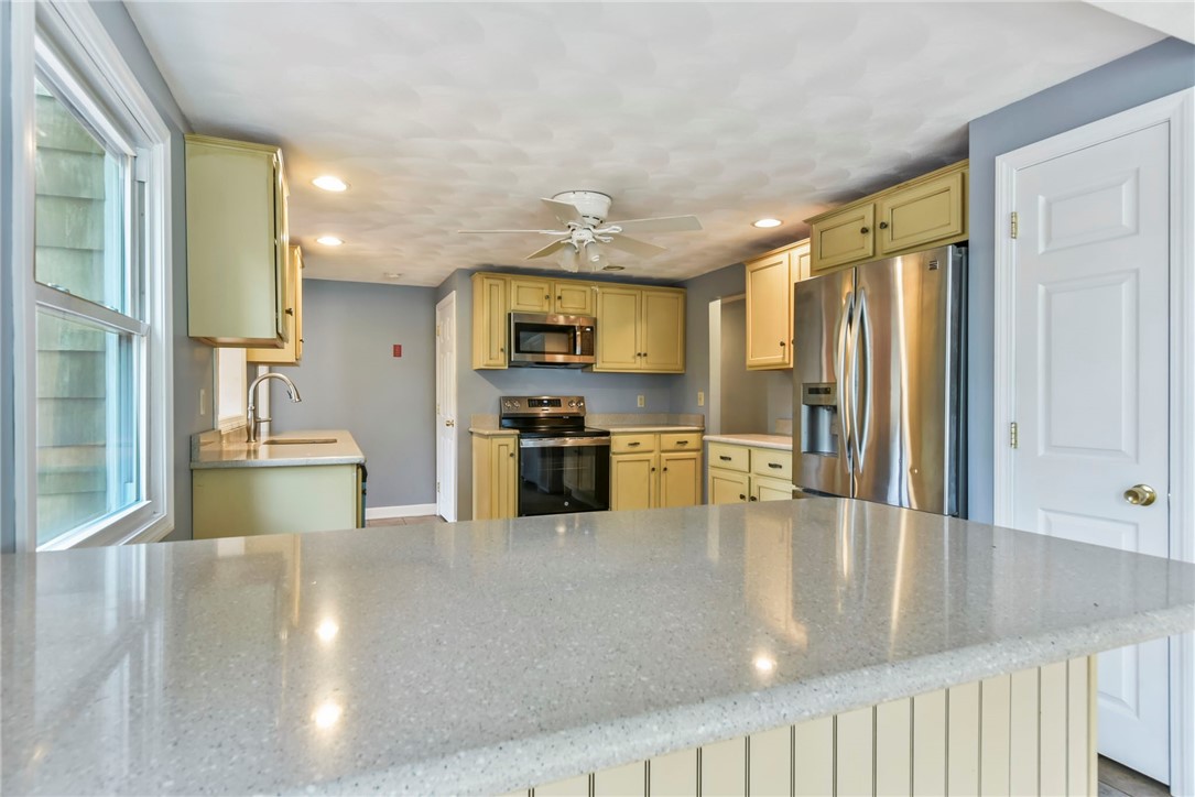 2 Plantation Street Warwick, RI 02886 - Photo 16 of 27