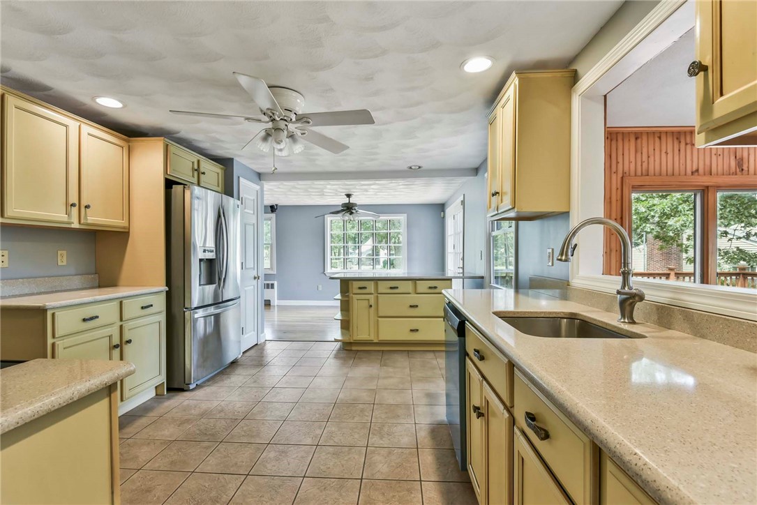 2 Plantation Street Warwick, RI 02886 - Photo 18 of 27