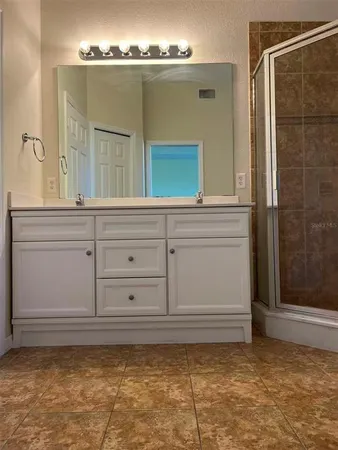 a view of a utility room