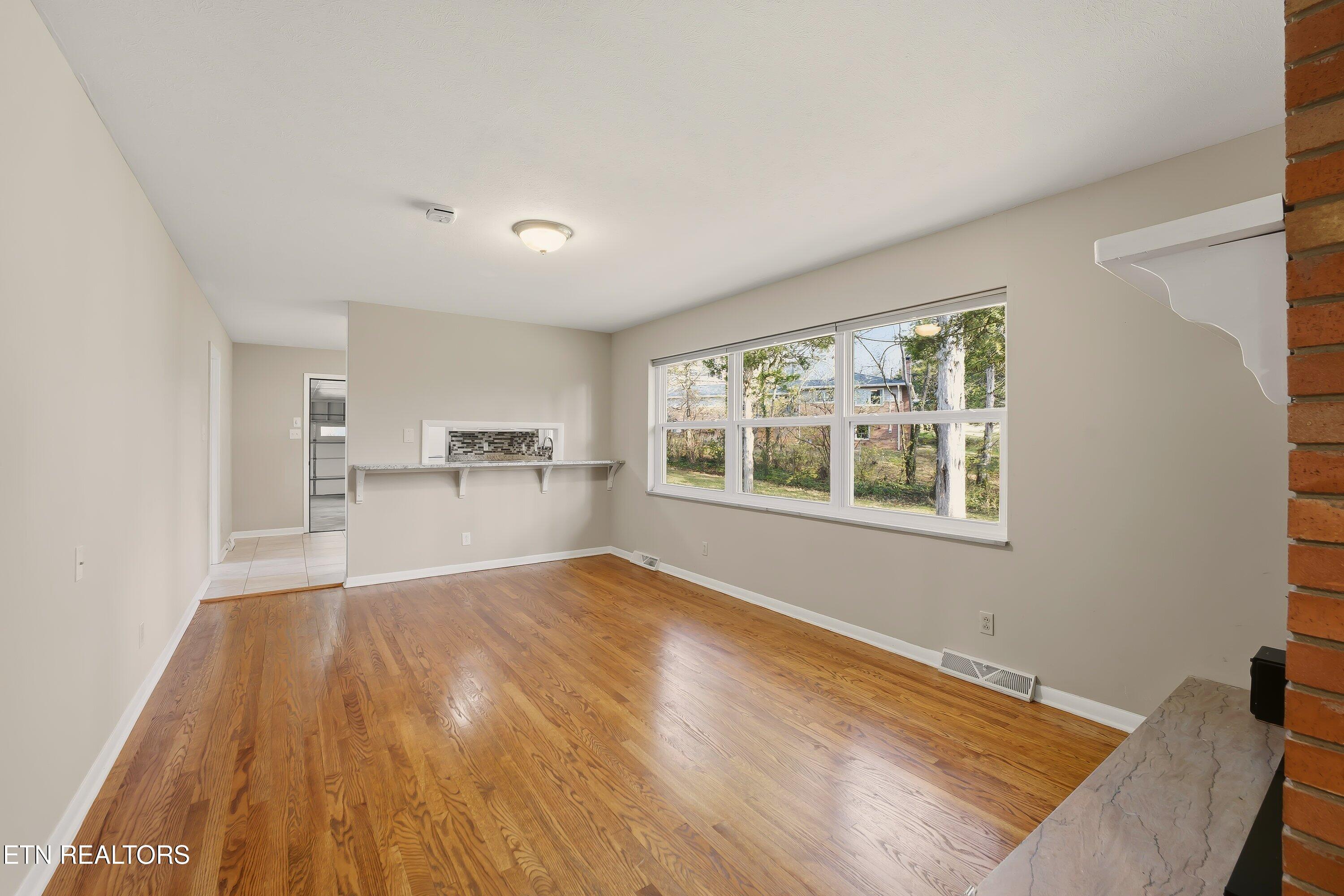 104 Case Lane Oak Ridge, TN 37830 - Photo 12 of 37 Family Room towards kitchen
