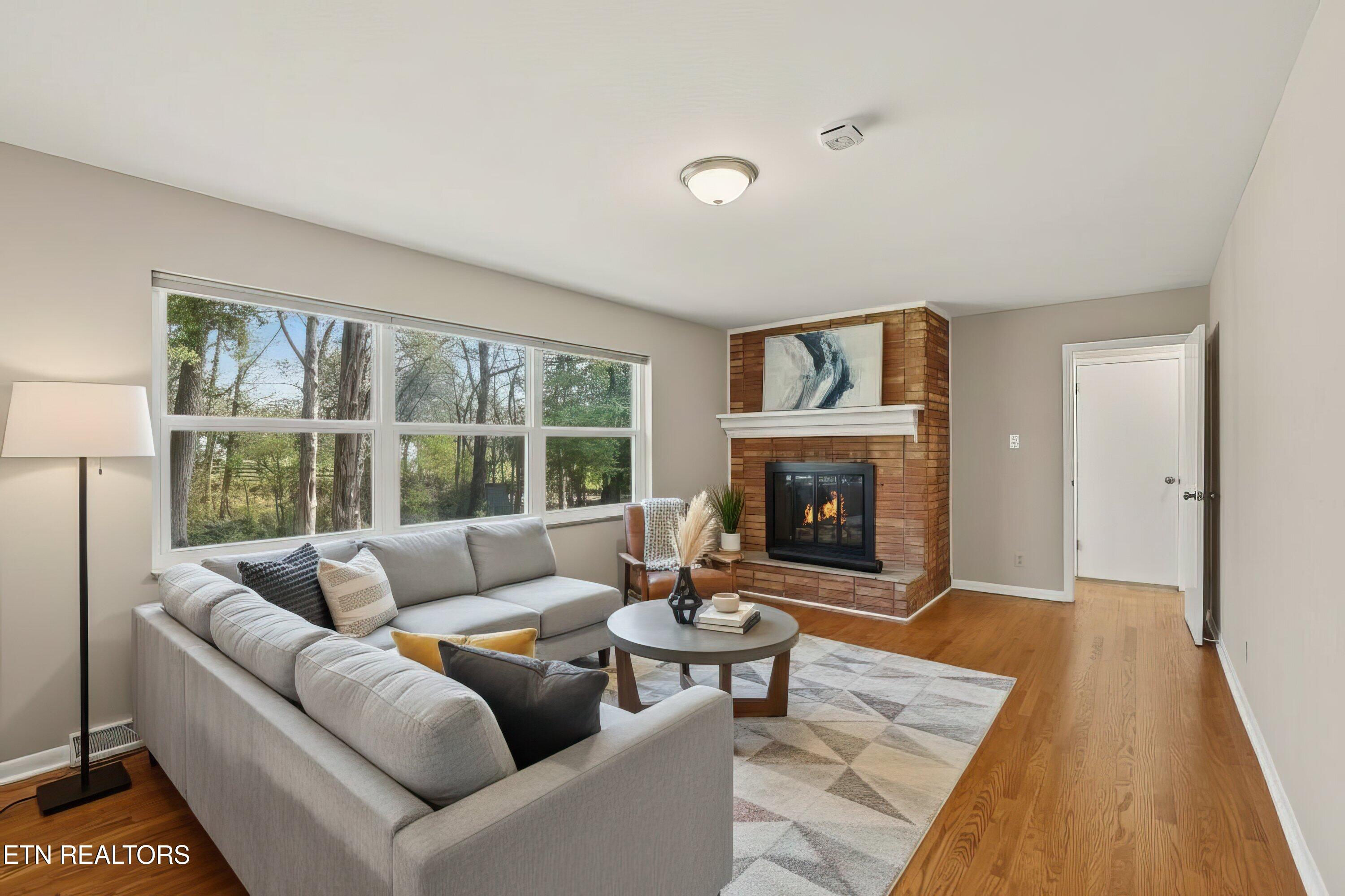 104 Case Lane Oak Ridge, TN 37830 - Photo 14 of 37 Virtual Staging