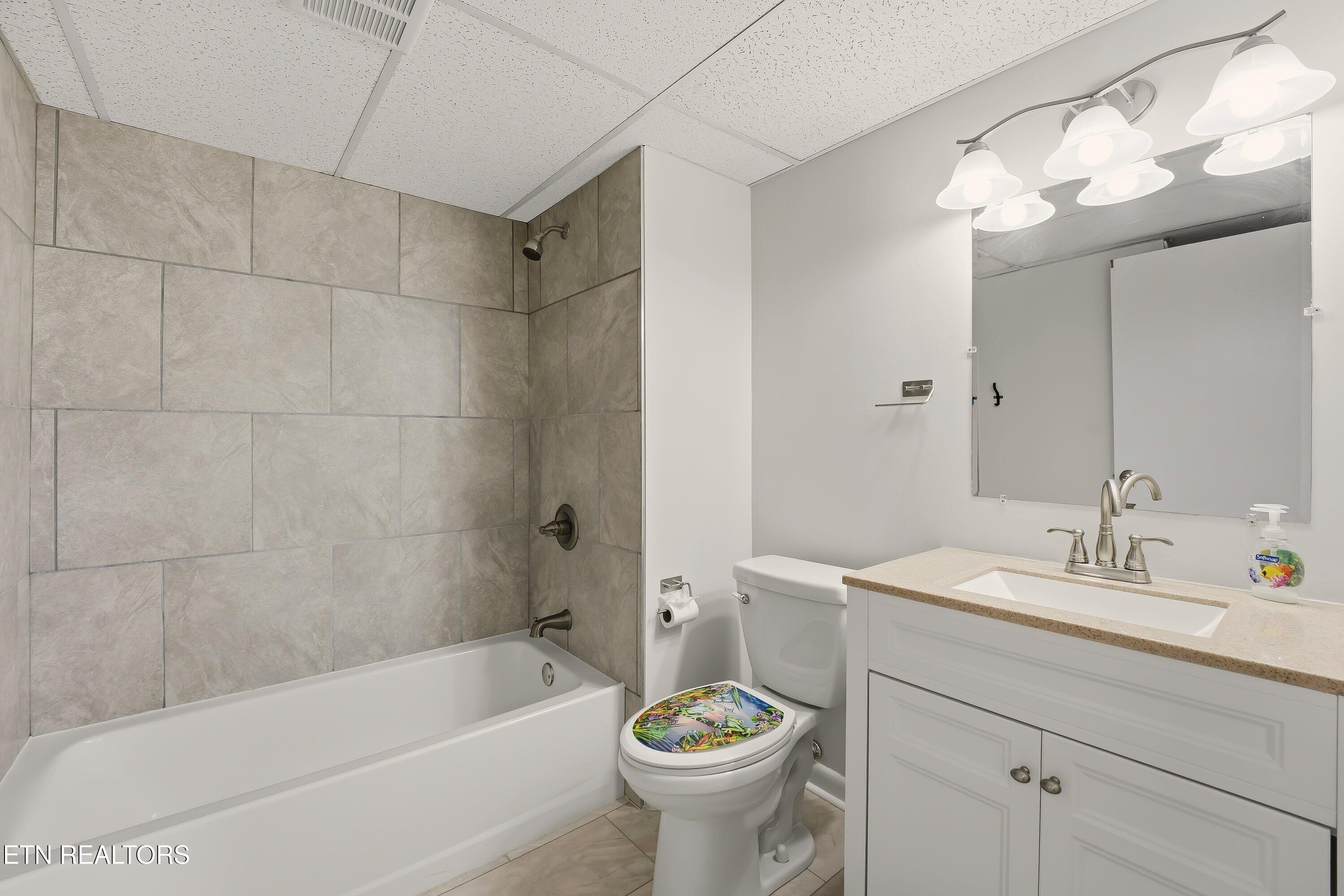 104 Case Lane Oak Ridge, TN 37830 - Photo 27 of 37 Basement full bath