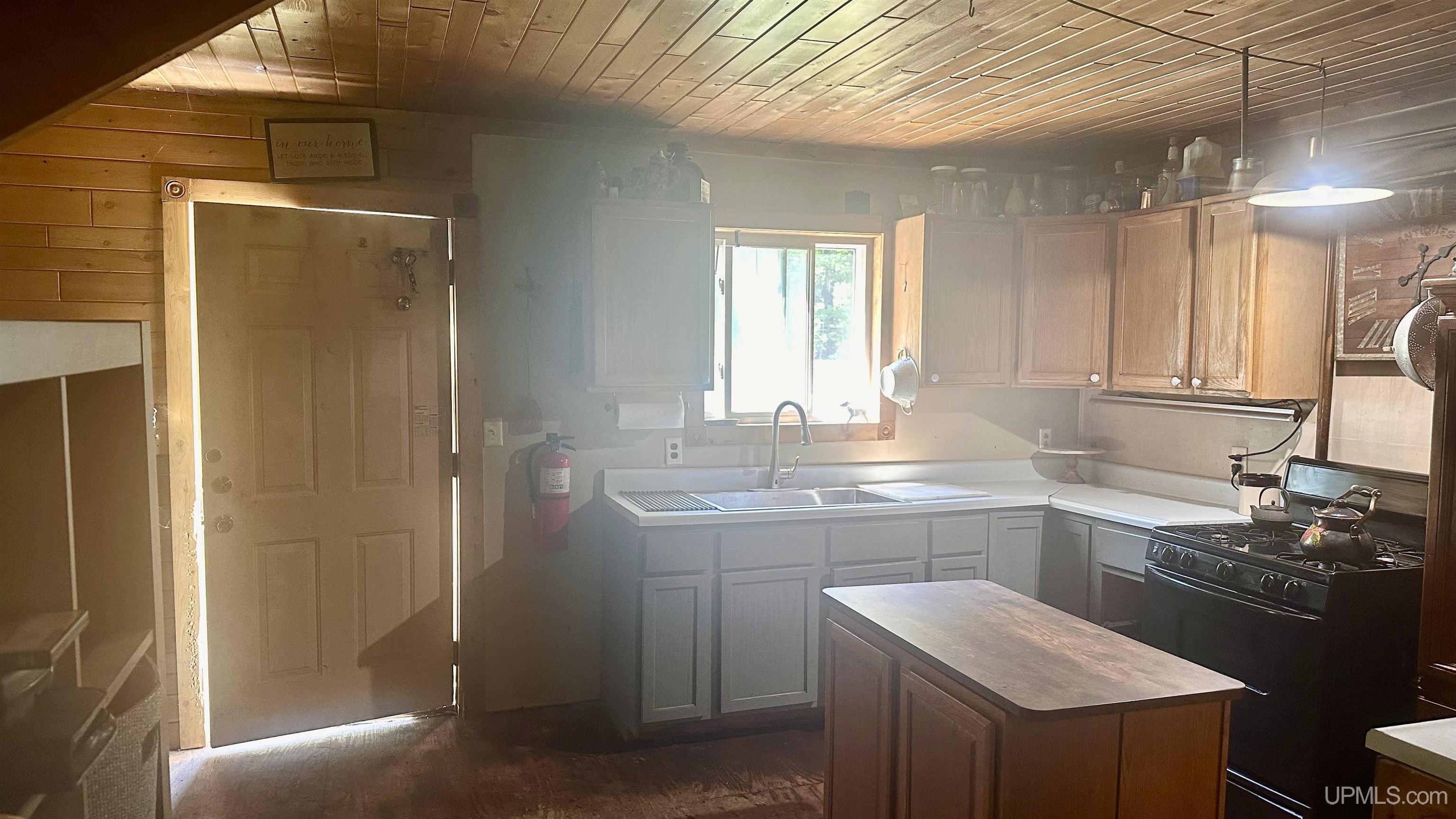 7450 Northwestern Road Big Bay, MI 49808 - Photo 21 of 58