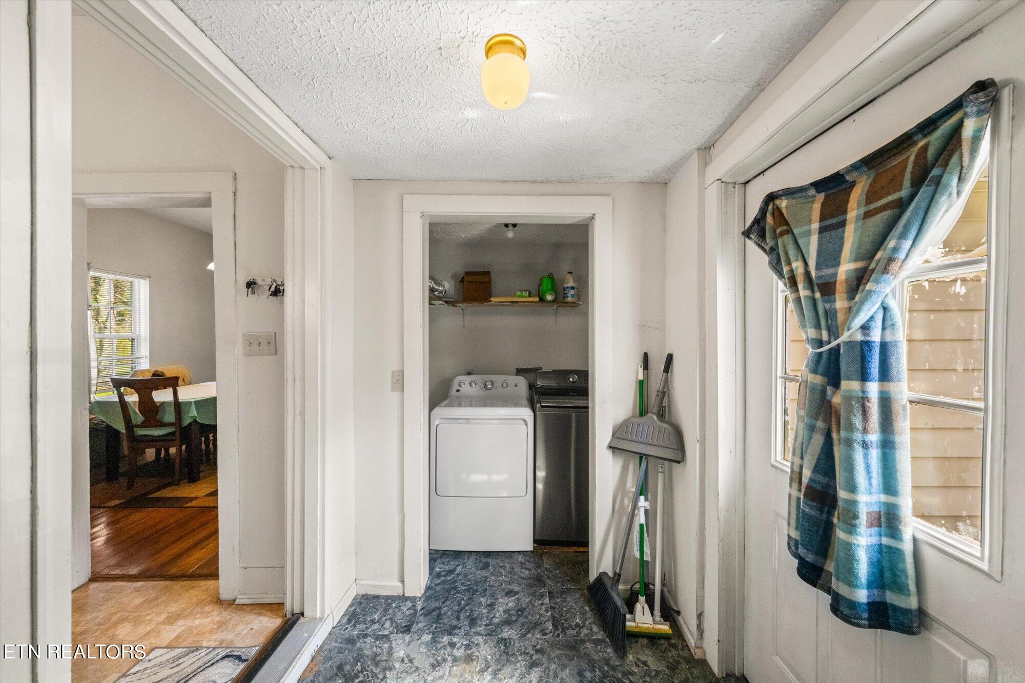 5820 Atkins Road Knoxville, TN 37918 - Photo 12 of 32 12-5820-Atkins-Rd-Knoxville-TN-12