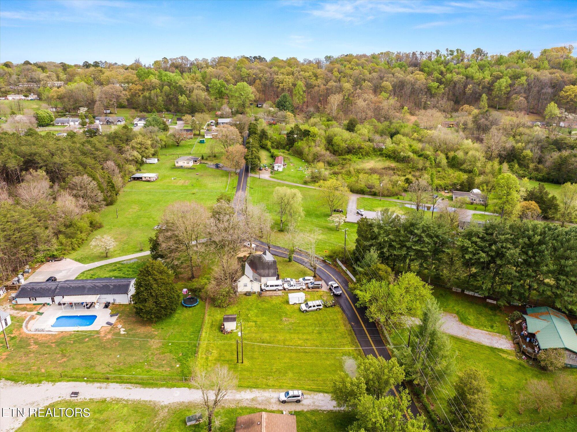 5820 Atkins Road Knoxville, TN 37918 - Photo 19 of 32 19-5820-Atkins-Rd-Knoxville-TN-19