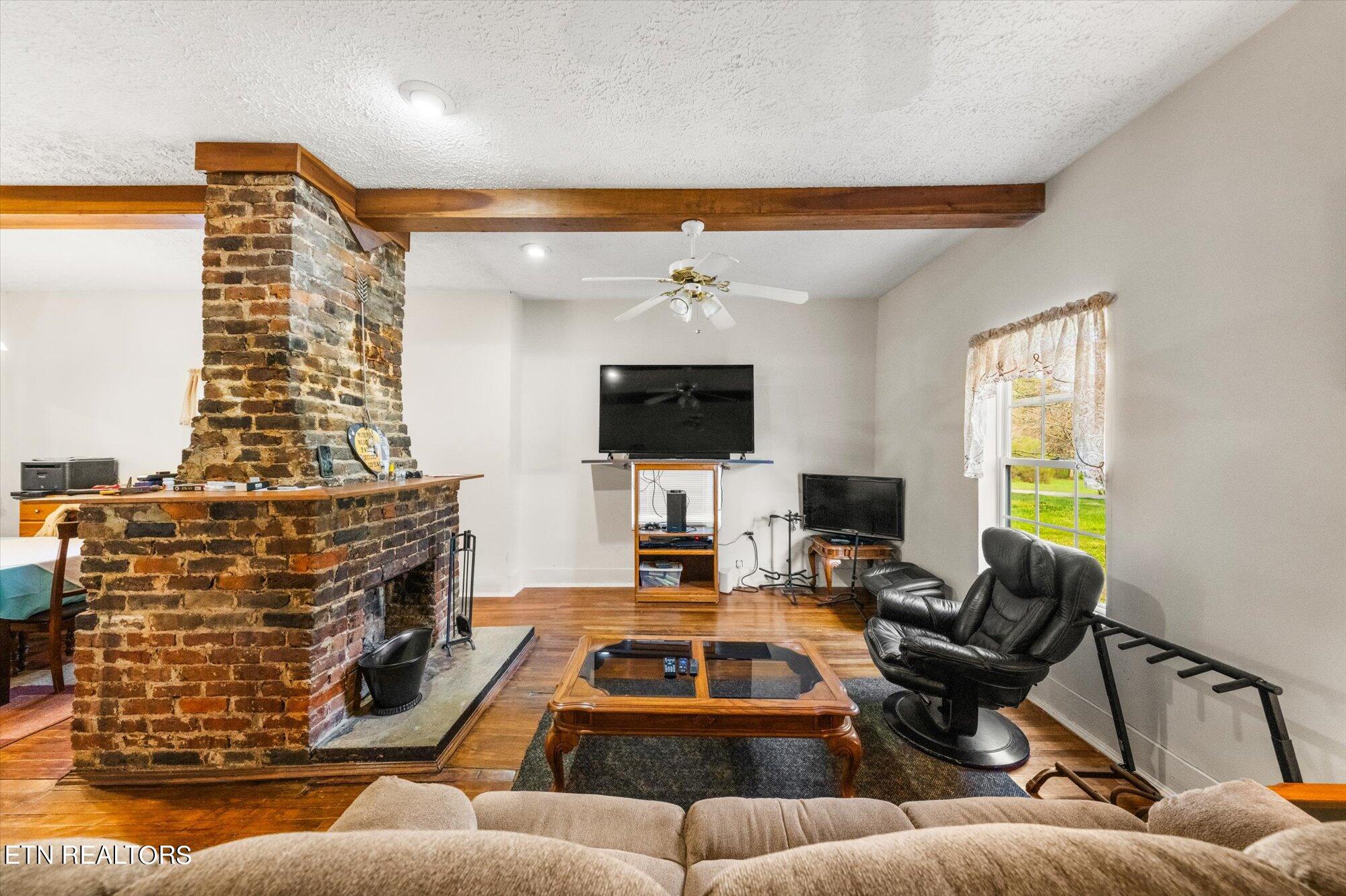 5820 Atkins Road Knoxville, TN 37918 - Photo 4 of 32 04-5820-Atkins-Rd-Knoxville-TN-4