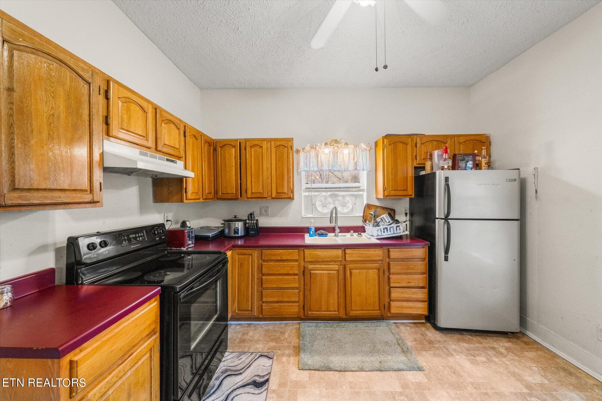 5820 Atkins Road Knoxville, TN 37918 - Photo 9 of 32 09-5820-Atkins-Rd-Knoxville-TN-9