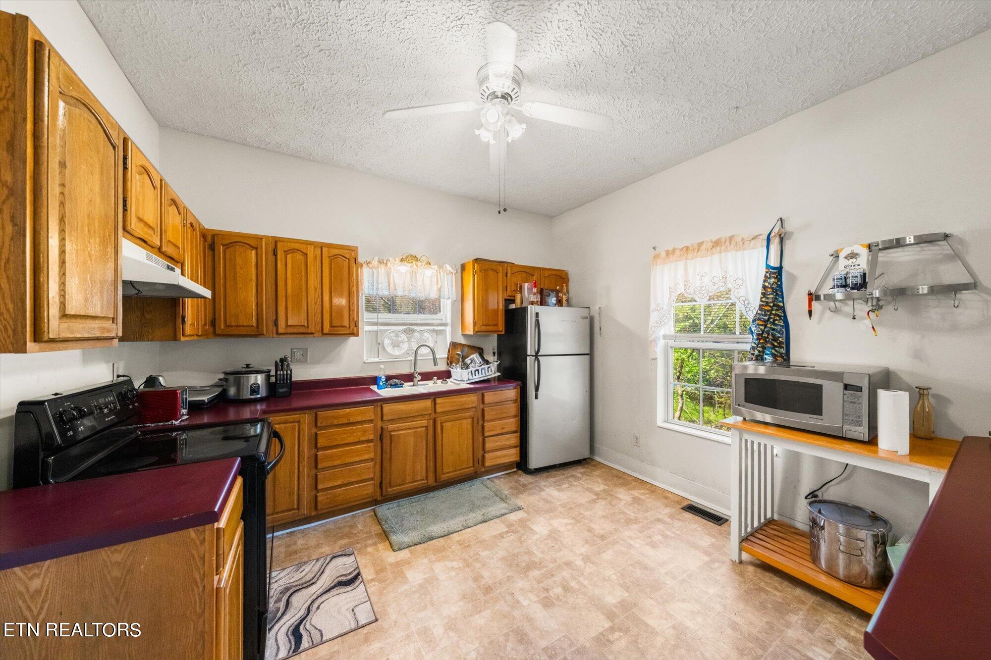 5820 Atkins Road Knoxville, TN 37918 - Photo 10 of 32 10-5820-Atkins-Rd-Knoxville-TN-10