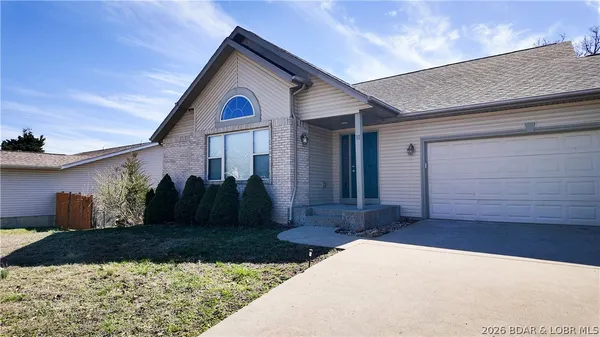 $439,900 | 31 Sunset Drive, Camdenton, MO 65020