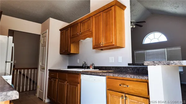 $439,900 | 31 Sunset Drive, Camdenton, MO 65020