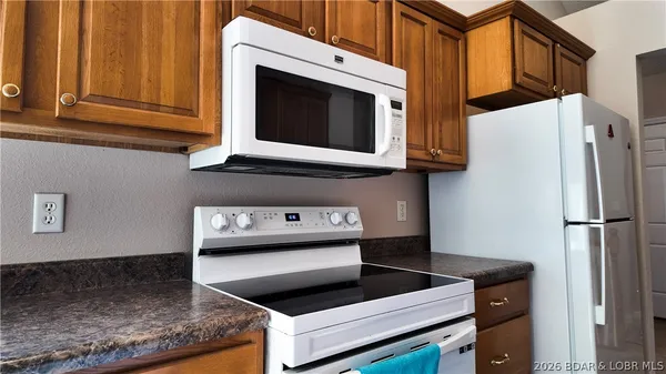 $439,900 | 31 Sunset Drive, Camdenton, MO 65020