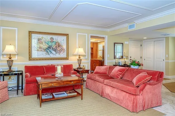 $10,500 | 285 5th Avenue South, Unit 2B, Naples, FL 34102