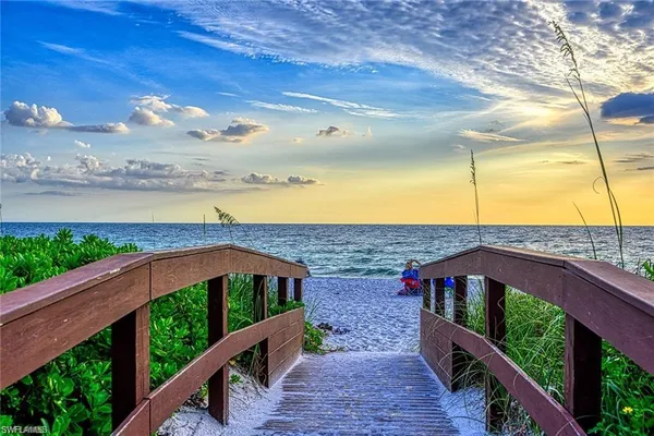 $10,500 | 285 5th Avenue South, Unit 2B, Naples, FL 34102