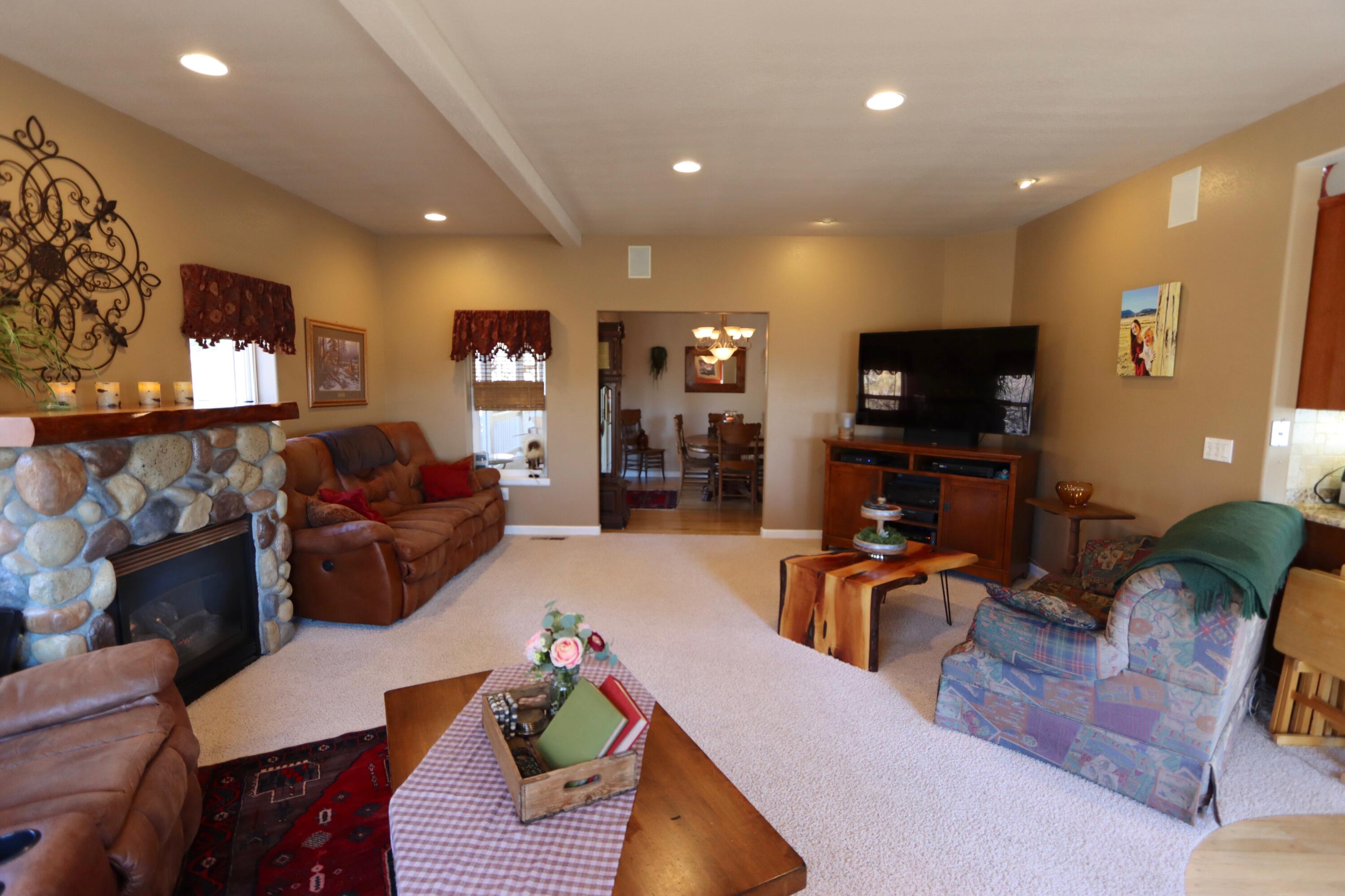 10914 Kestrel Road Klamath Falls, OR 97601 - Photo 20 of 62 IMG_1369