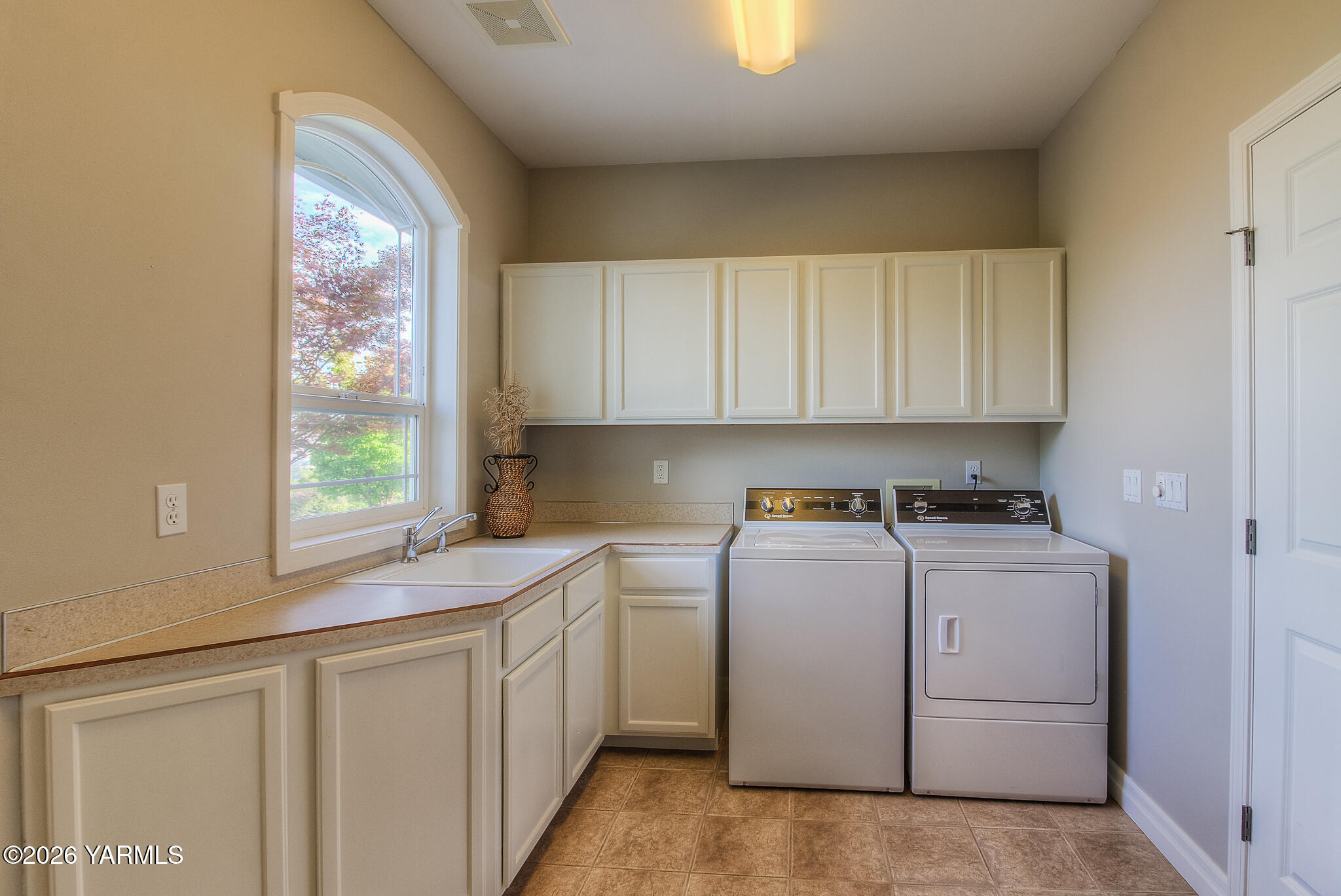600 Selah Ridge Drive Selah, WA 98942 - Photo 42 of 57 Utility Room