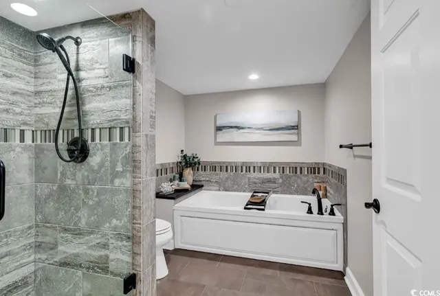 $585,000 | 8560 Queensway Boulevard, Unit 1006, Myrtle Beach, SC 29572