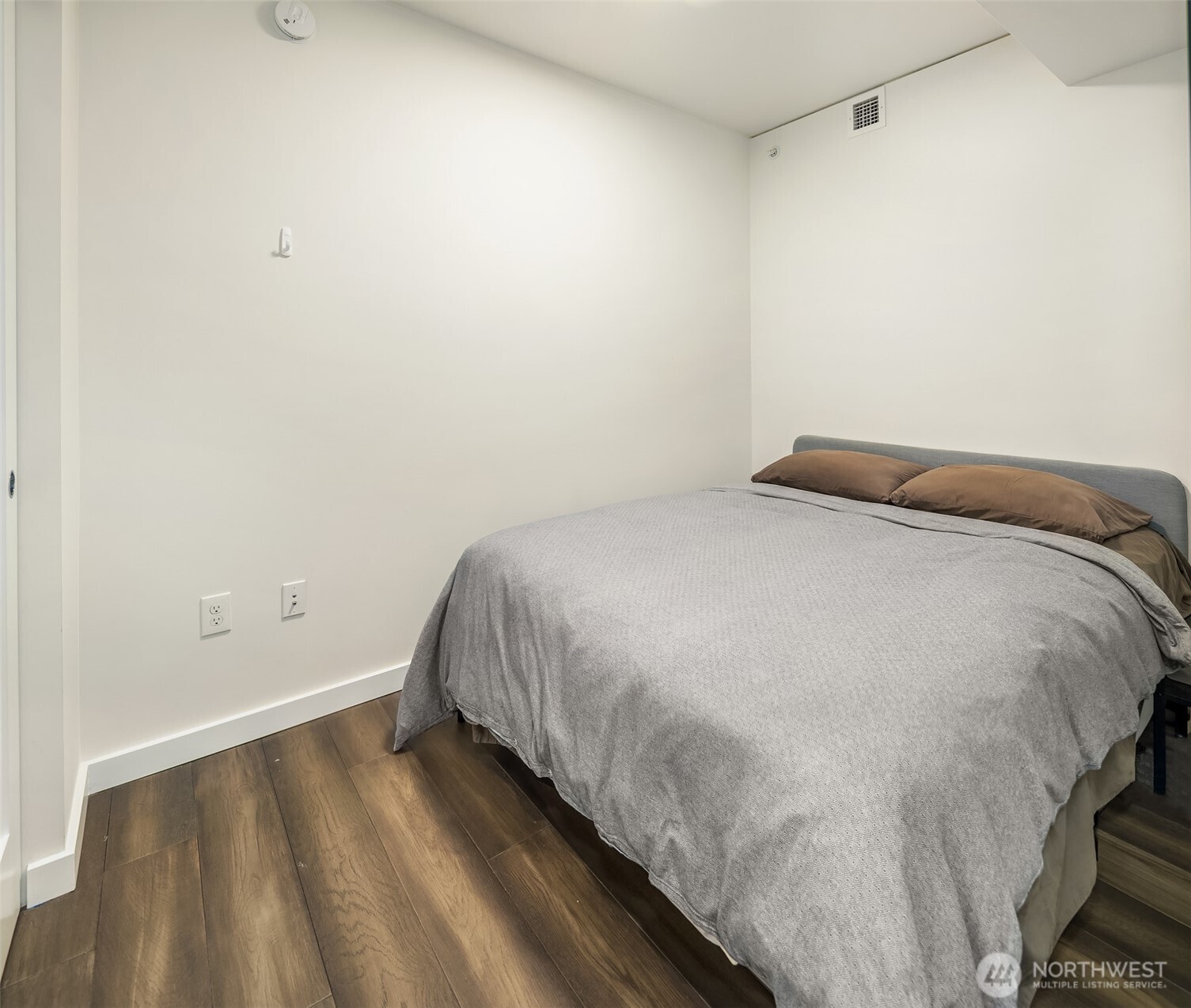 450 South Main Street, Unit 305 Seattle, WA 98104 - Photo 19 of 31