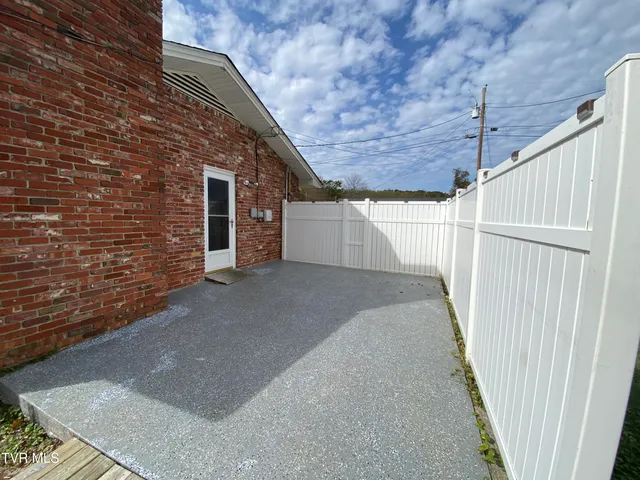 $2,000 | 1129 Brockway Drive, Unit 2, Kingsport, TN 37663