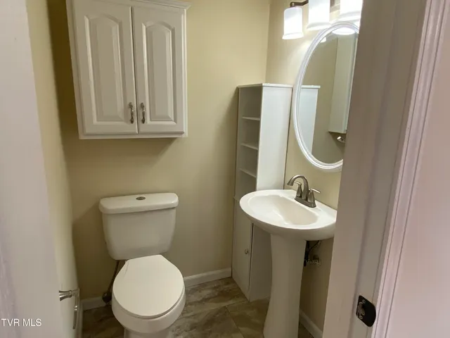 $2,000 | 1129 Brockway Drive, Unit 2, Kingsport, TN 37663