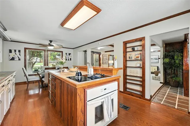 $784,900 | 1323 Dublin Street, Grapevine, TX 76051