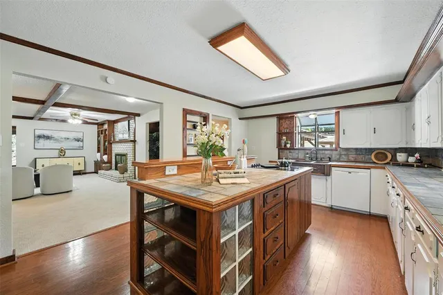 $784,900 | 1323 Dublin Street, Grapevine, TX 76051