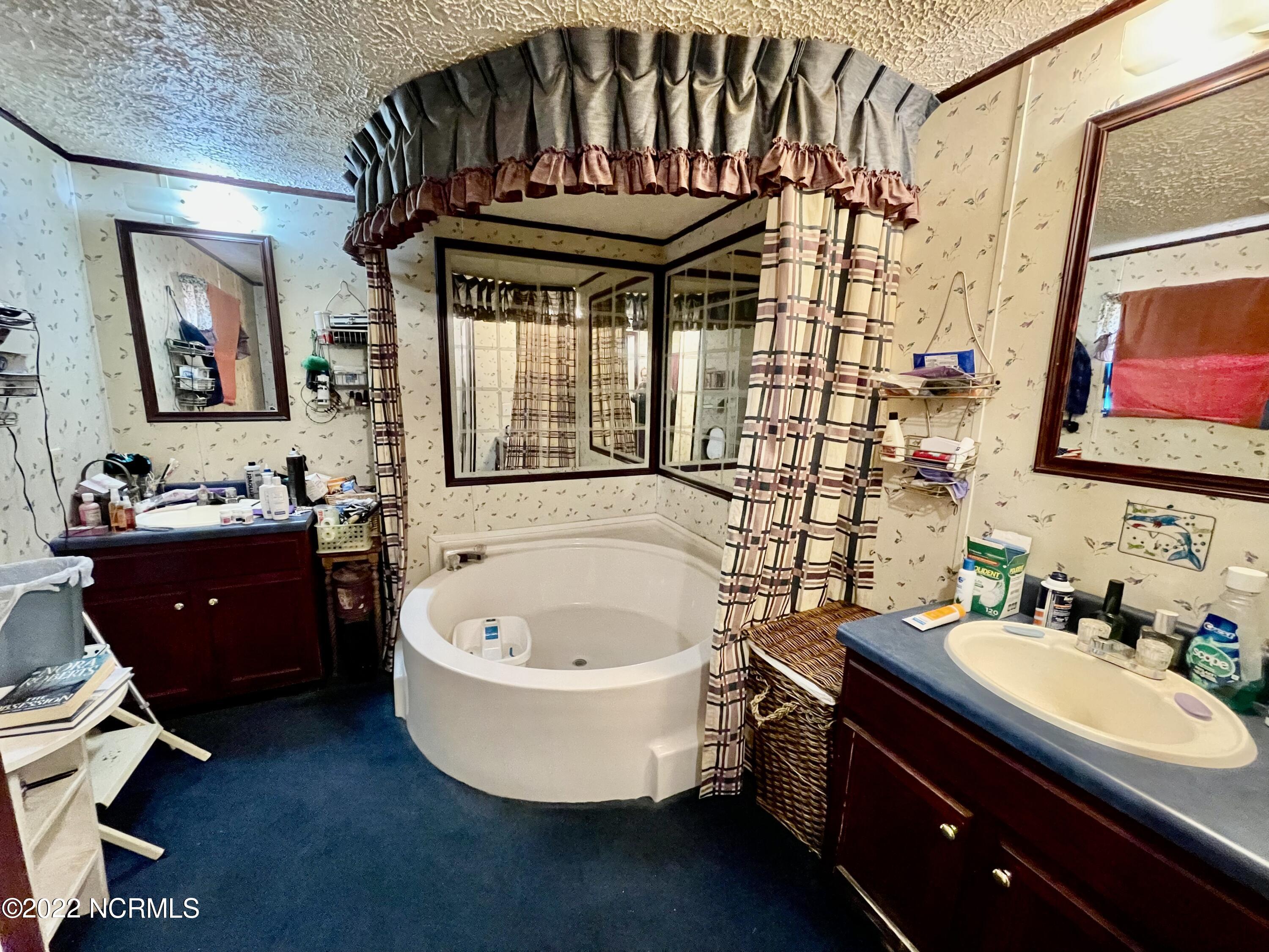 125 Greenbriar Lane Rockingham, NC 28379 - Photo 18 of 44 Master bathroom