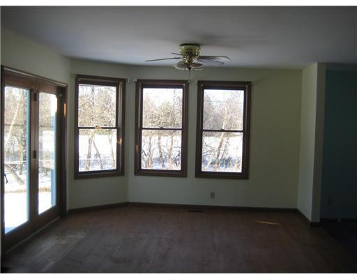 5283 Sutton Road Ann Arbor, MI 48105 - Photo 4 of 9 Photo 4