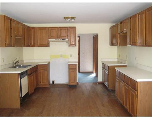 5283 Sutton Road Ann Arbor, MI 48105 - Photo 5 of 9 Photo 5