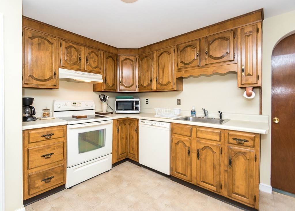 1225 Trapelo Road Waltham, MA 02451 - Photo 3 of 18
