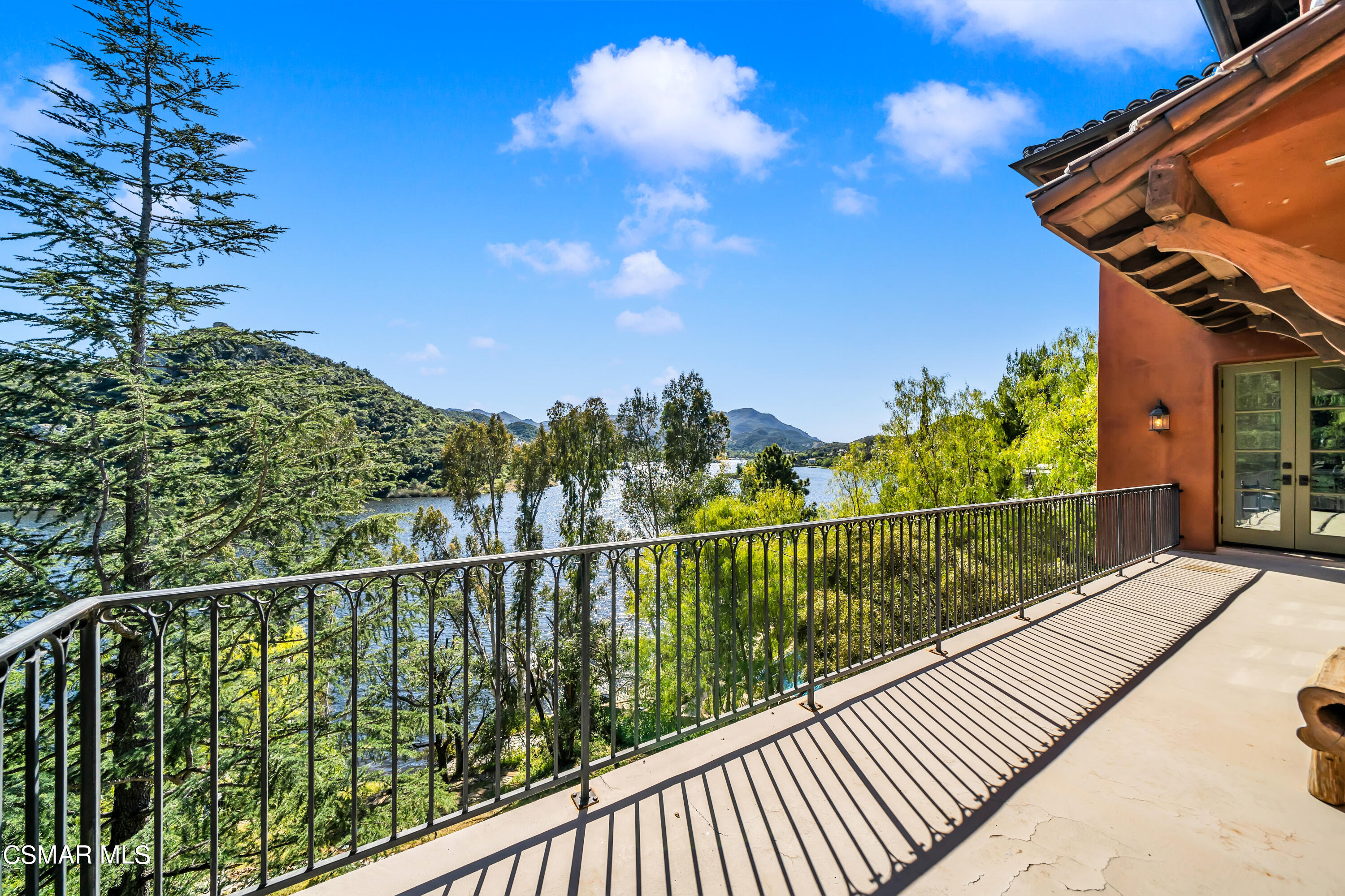 1999 Trentham Road Lake Sherwood, CA 91361 - Photo 14 of 61 a view of a balcony with a floor
