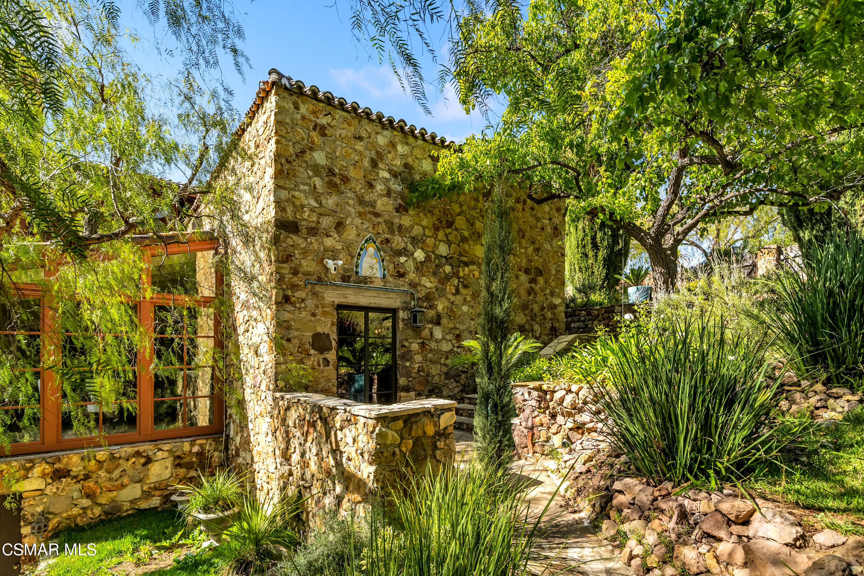1999 Trentham Road Lake Sherwood, CA 91361 - Photo 43 of 61 a view of swimming pool from a outdoor space