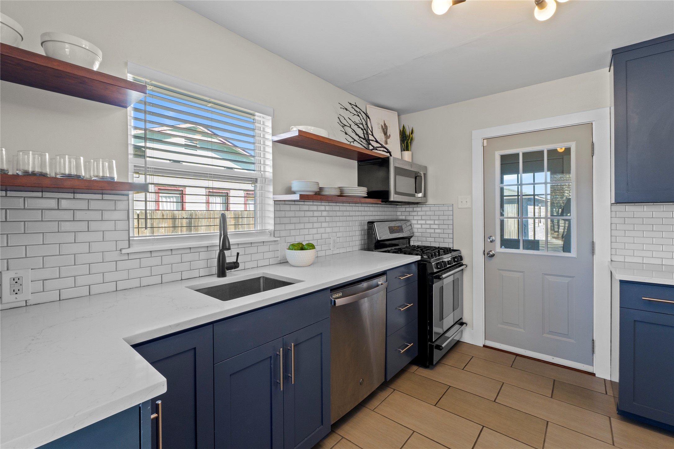 7803 Watson Street Austin, TX 78757 - Photo 13 of 30