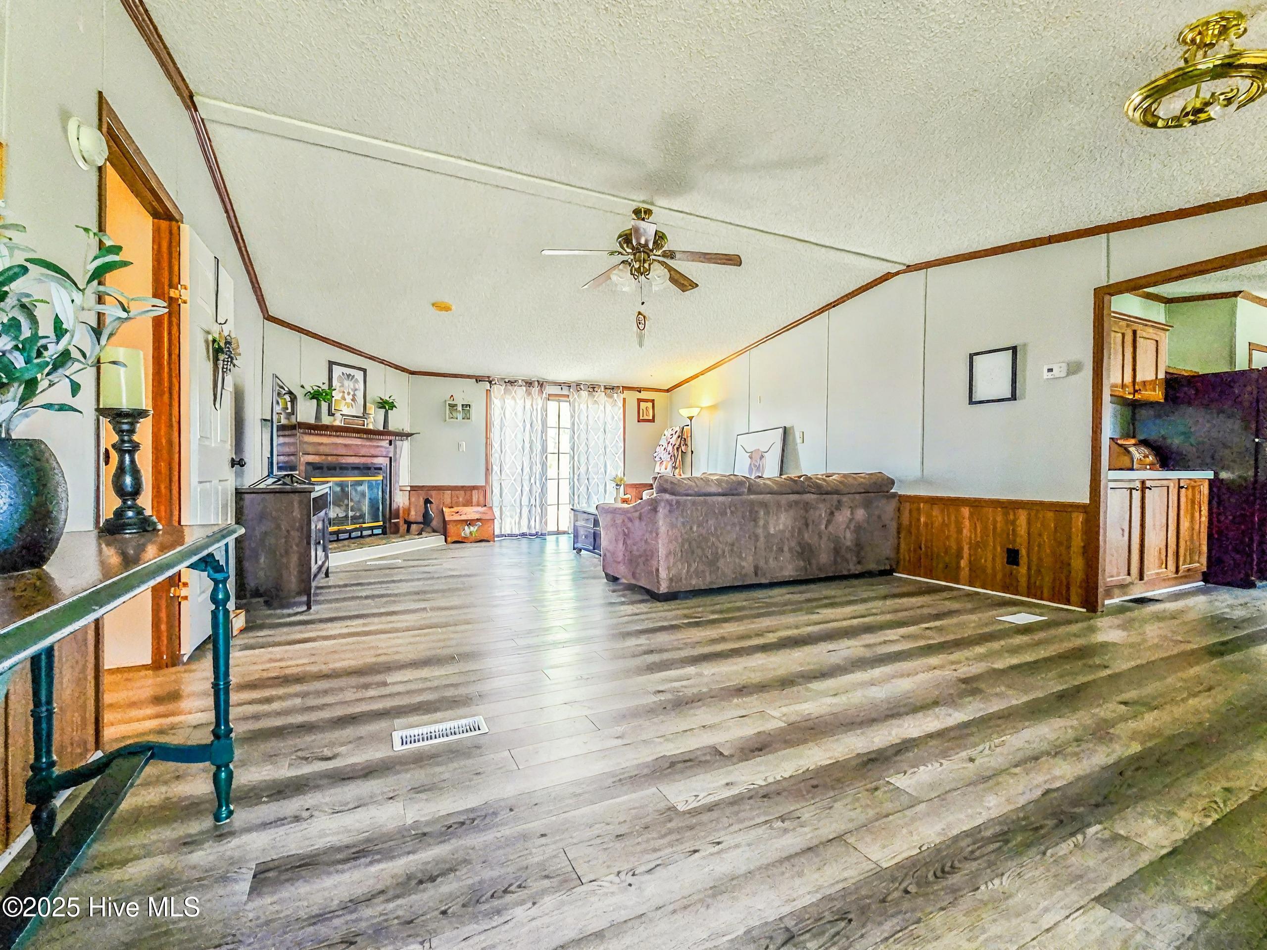 191 Thomas Point Road Shiloh, NC 27974 - Photo 11 of 22 living room