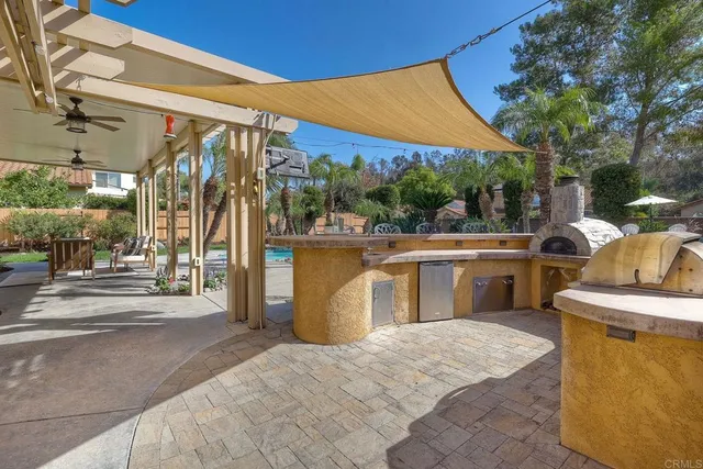 a house view with a outdoor space