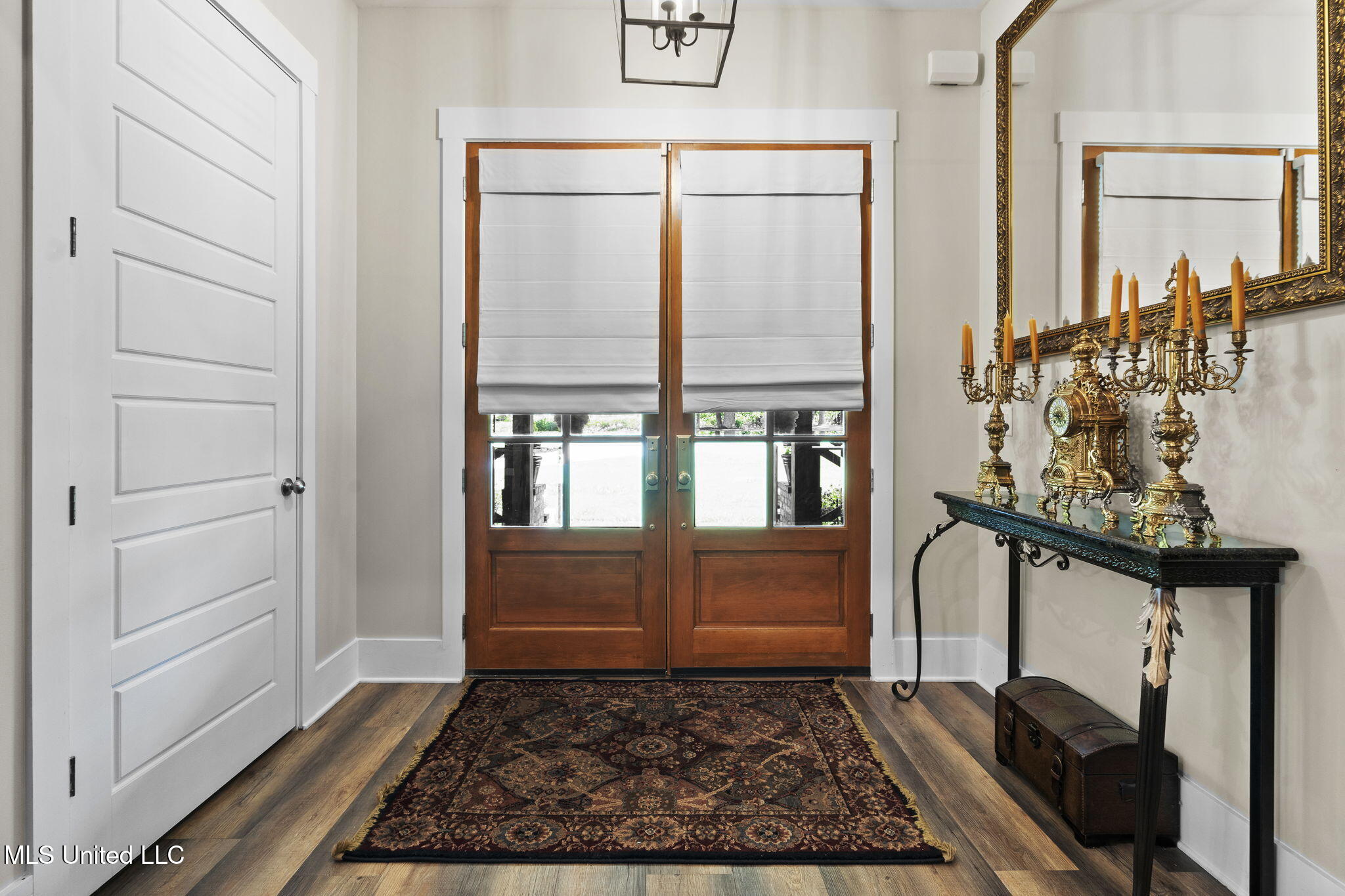 12097 Old Byhalia Road Byhalia, MS 38611 - Photo 21 of 85 inside entry