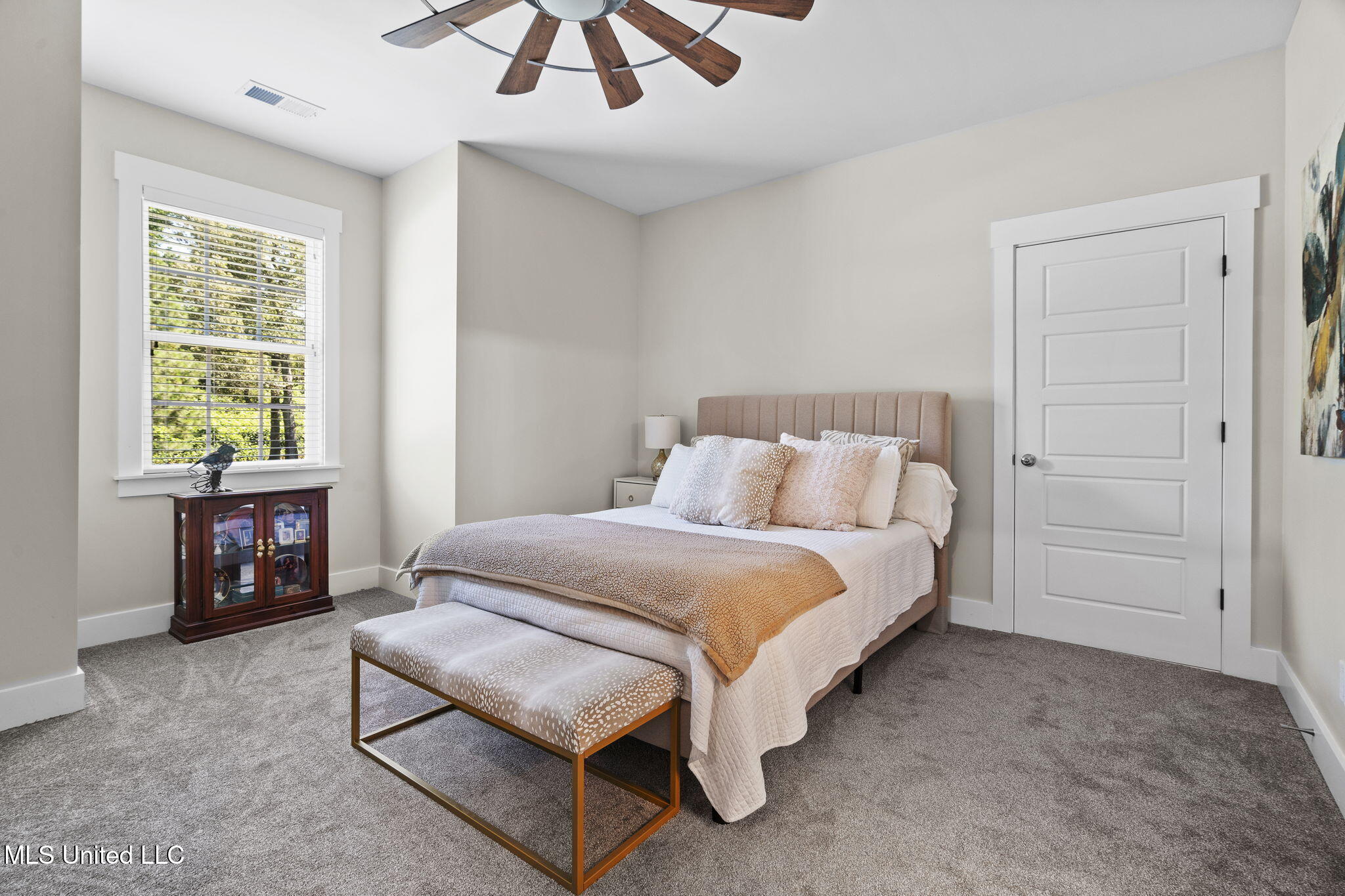 12097 Old Byhalia Road Byhalia, MS 38611 - Photo 41 of 85 up bedroom 1