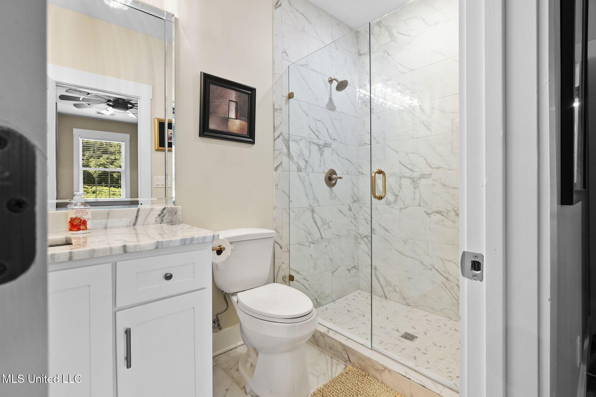 12097 Old Byhalia Road Byhalia, MS 38611 - Photo 44 of 85 up bedroom 2 bath