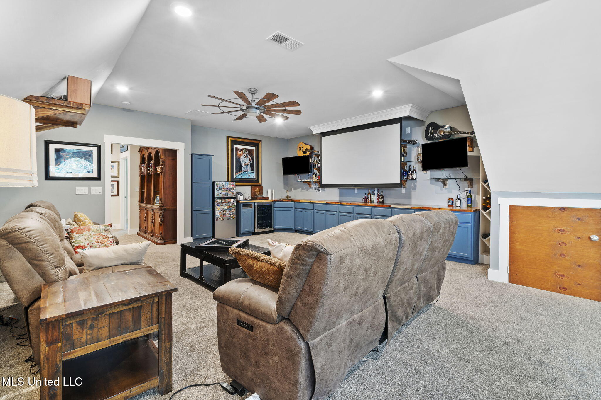 12097 Old Byhalia Road Byhalia, MS 38611 - Photo 47 of 85 TV area of bonus