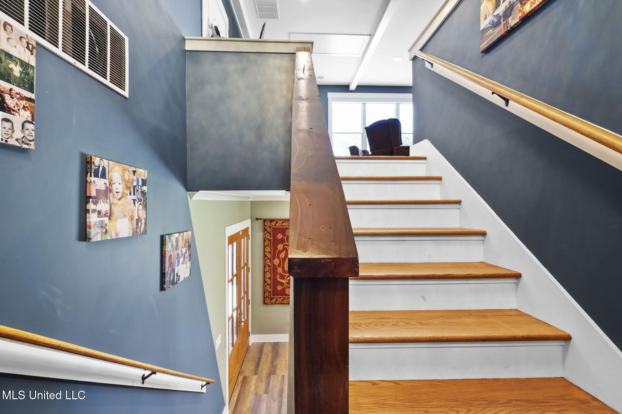 12097 Old Byhalia Road Byhalia, MS 38611 - Photo 53 of 85 stairwell 2 at offices