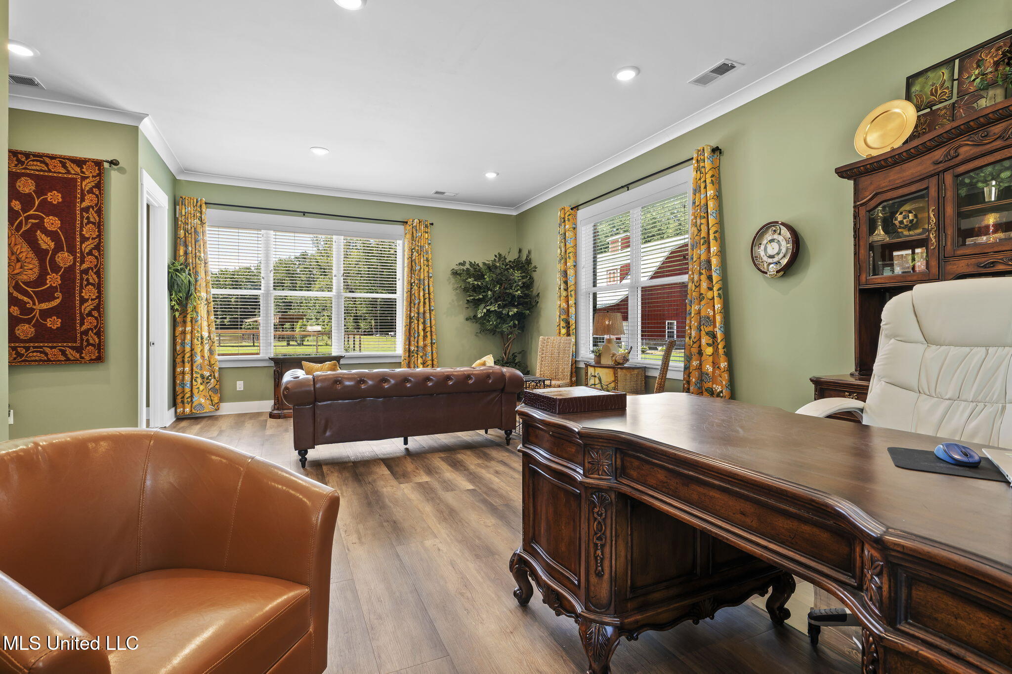 12097 Old Byhalia Road Byhalia, MS 38611 - Photo 55 of 85 view 2 downstairs office