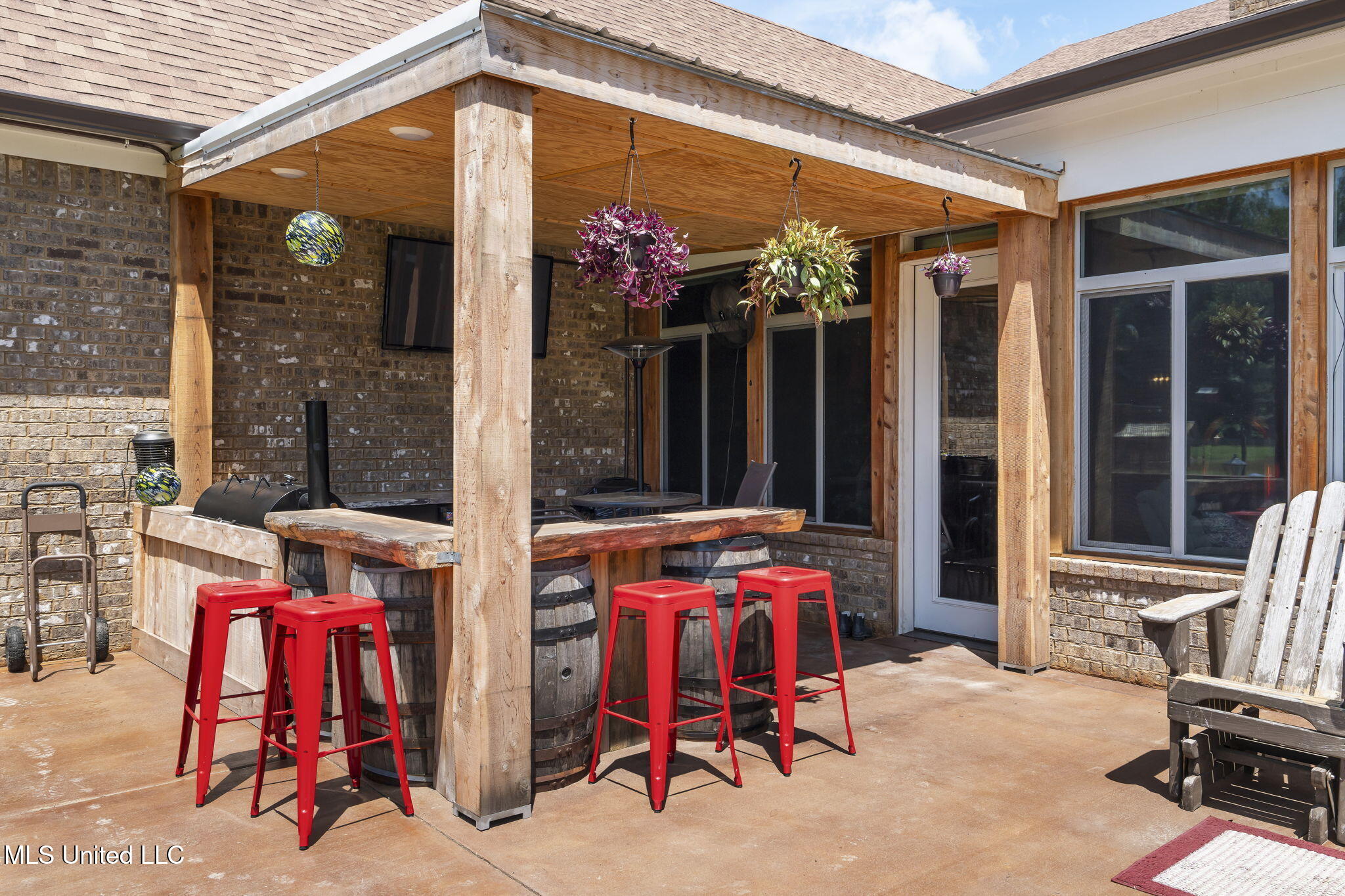 12097 Old Byhalia Road Byhalia, MS 38611 - Photo 57 of 85 patio grilling area