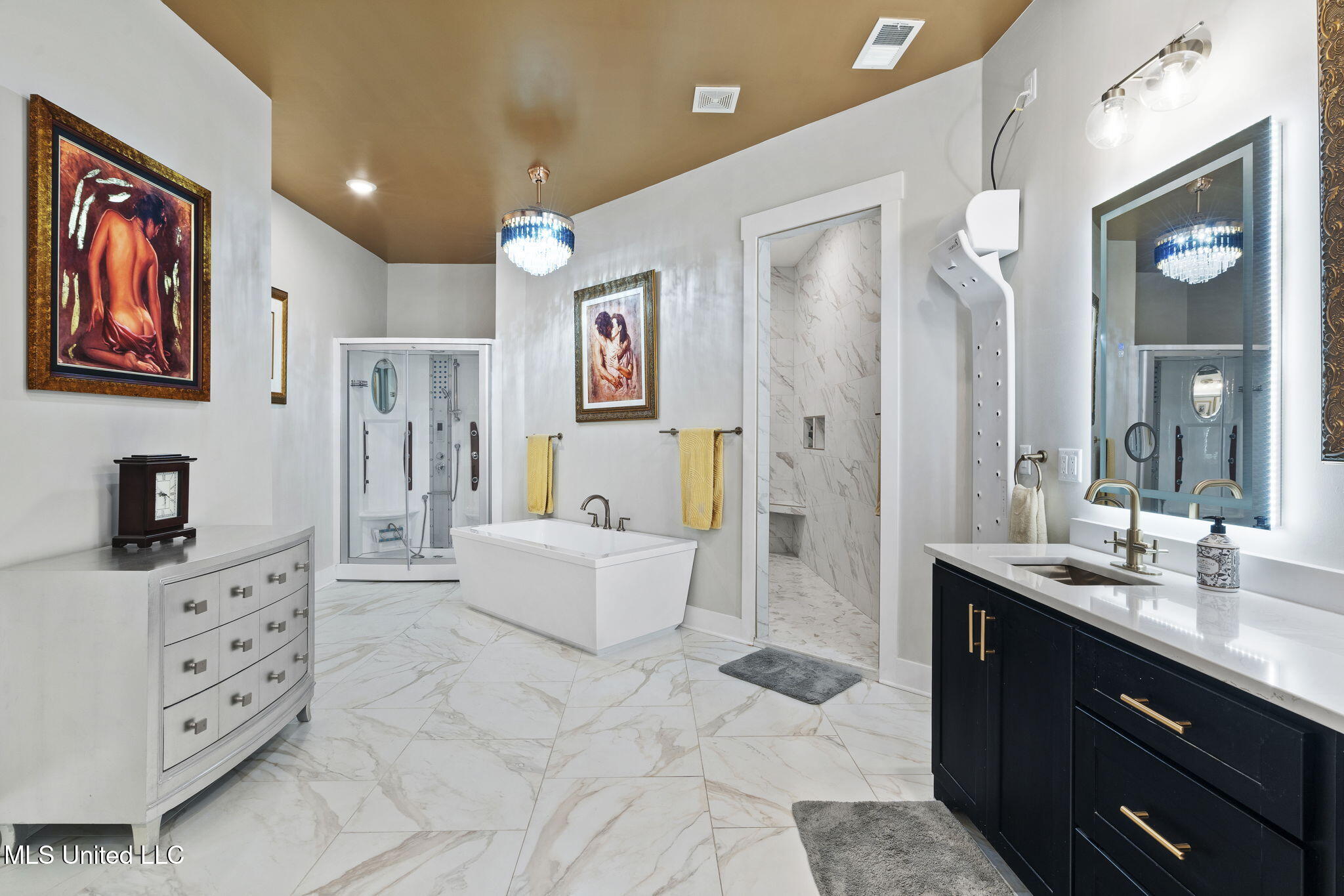 12097 Old Byhalia Road Byhalia, MS 38611 - Photo 6 of 85 primary bathroom