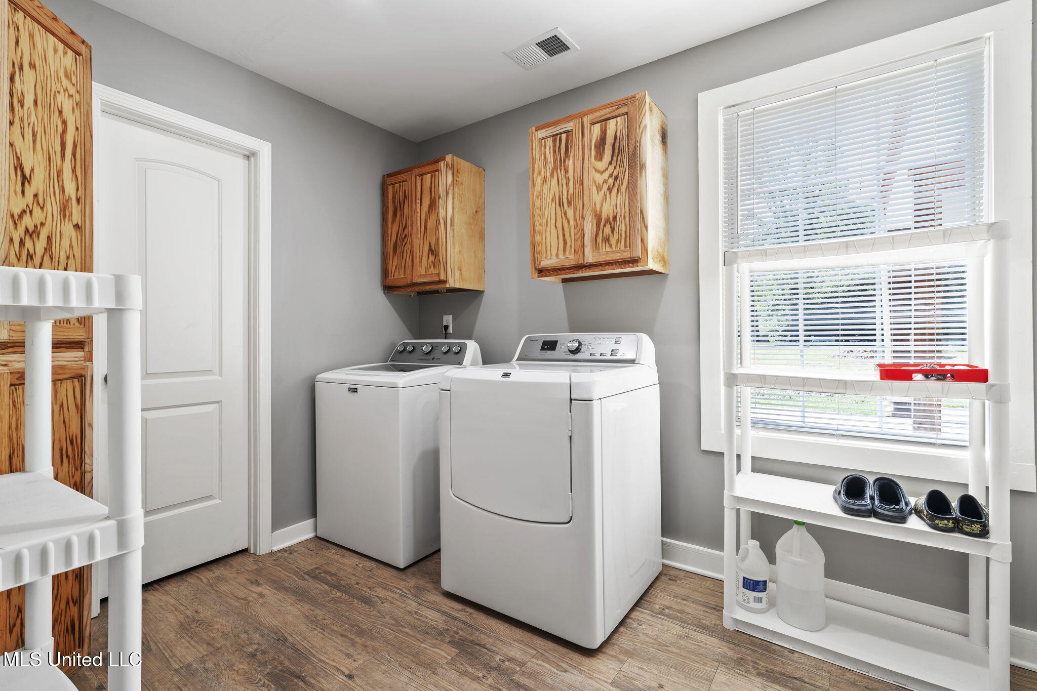 12097 Old Byhalia Road Byhalia, MS 38611 - Photo 67 of 85 laundry room in apartment