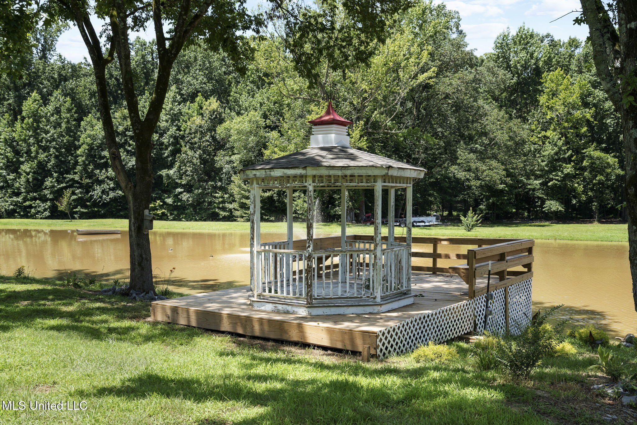 12097 Old Byhalia Road Byhalia, MS 38611 - Photo 76 of 85 gazebo area