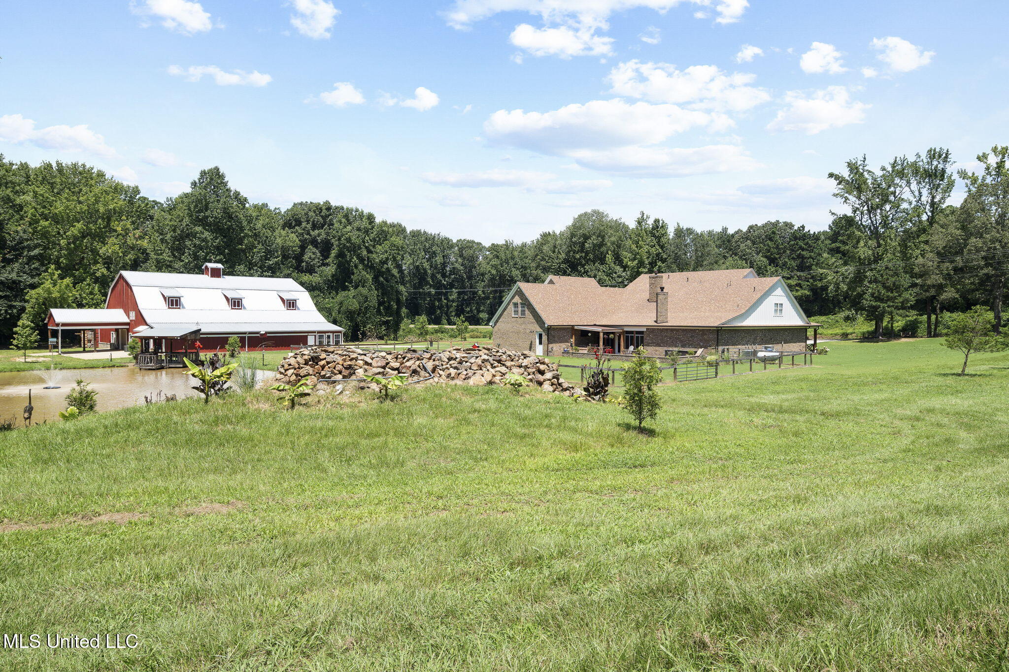 12097 Old Byhalia Road Byhalia, MS 38611 - Photo 77 of 85 property view from back